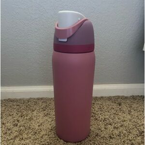 32 oz owala raspberry color